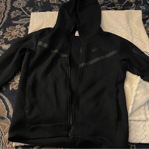 NIKE Tech . Black with zipper. Excellent condition # Nike#tech#black#zipper